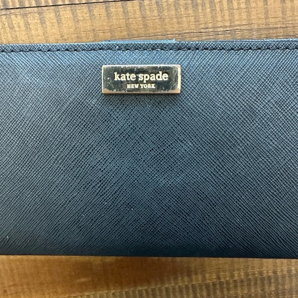 Kate Spade black slim bifold wallet - Picture 2 of 9